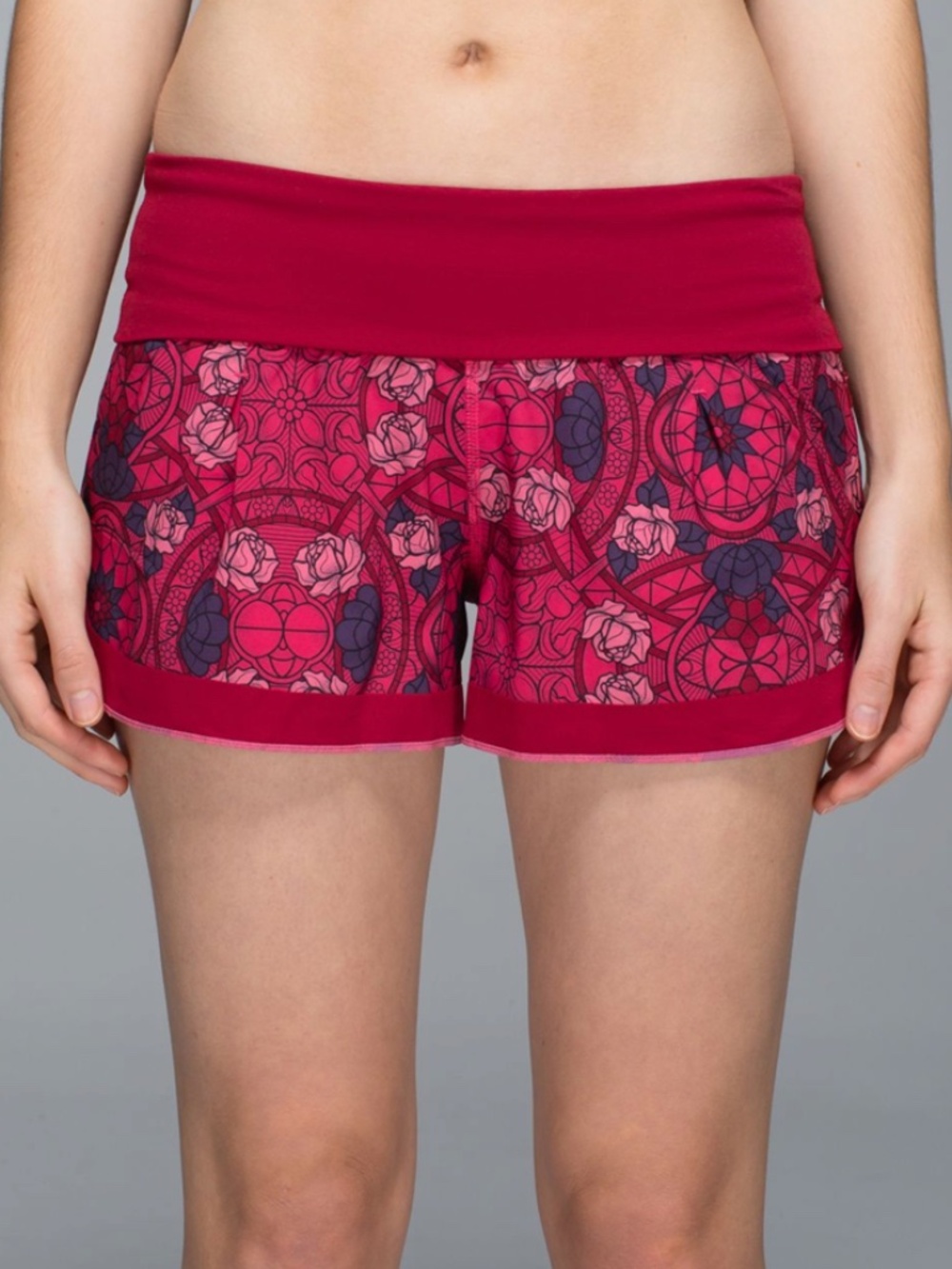 Lululemon Ready To Roll Short Prisma SZ 10 Preloved excellent